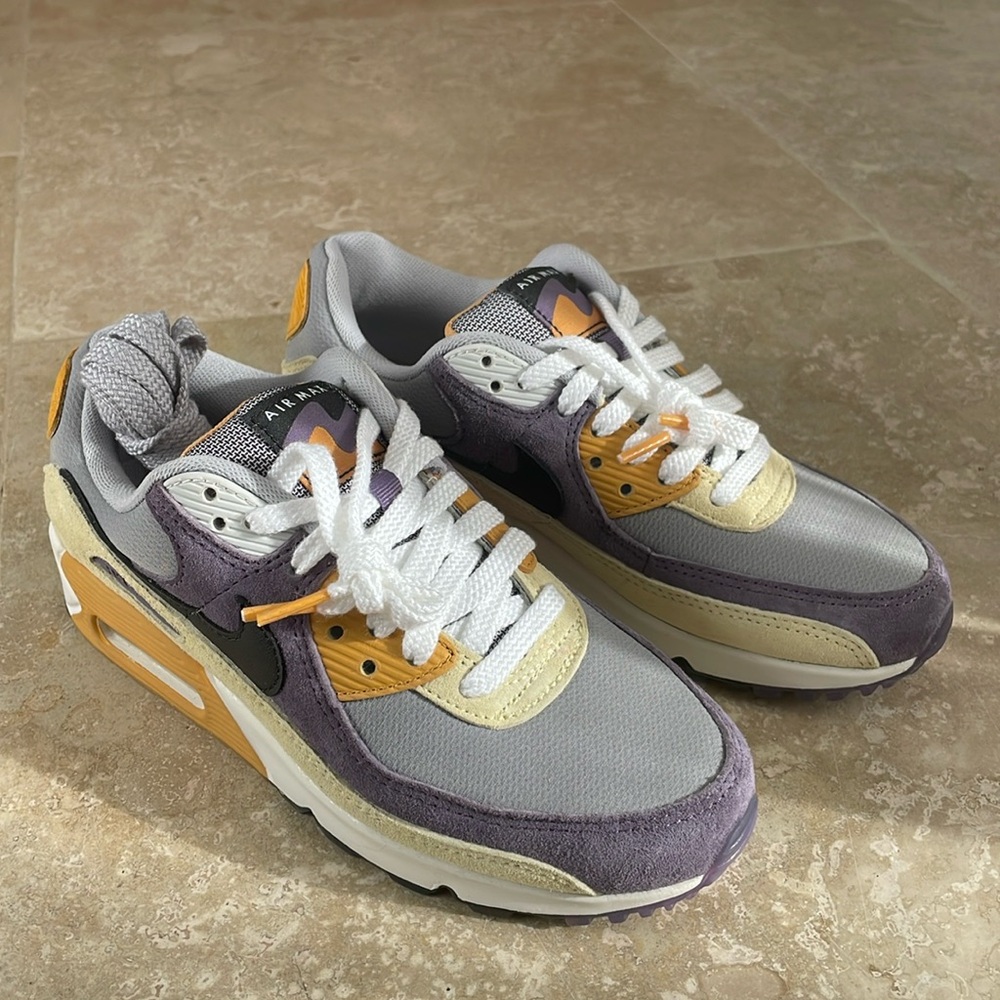 Never worn Nike air max